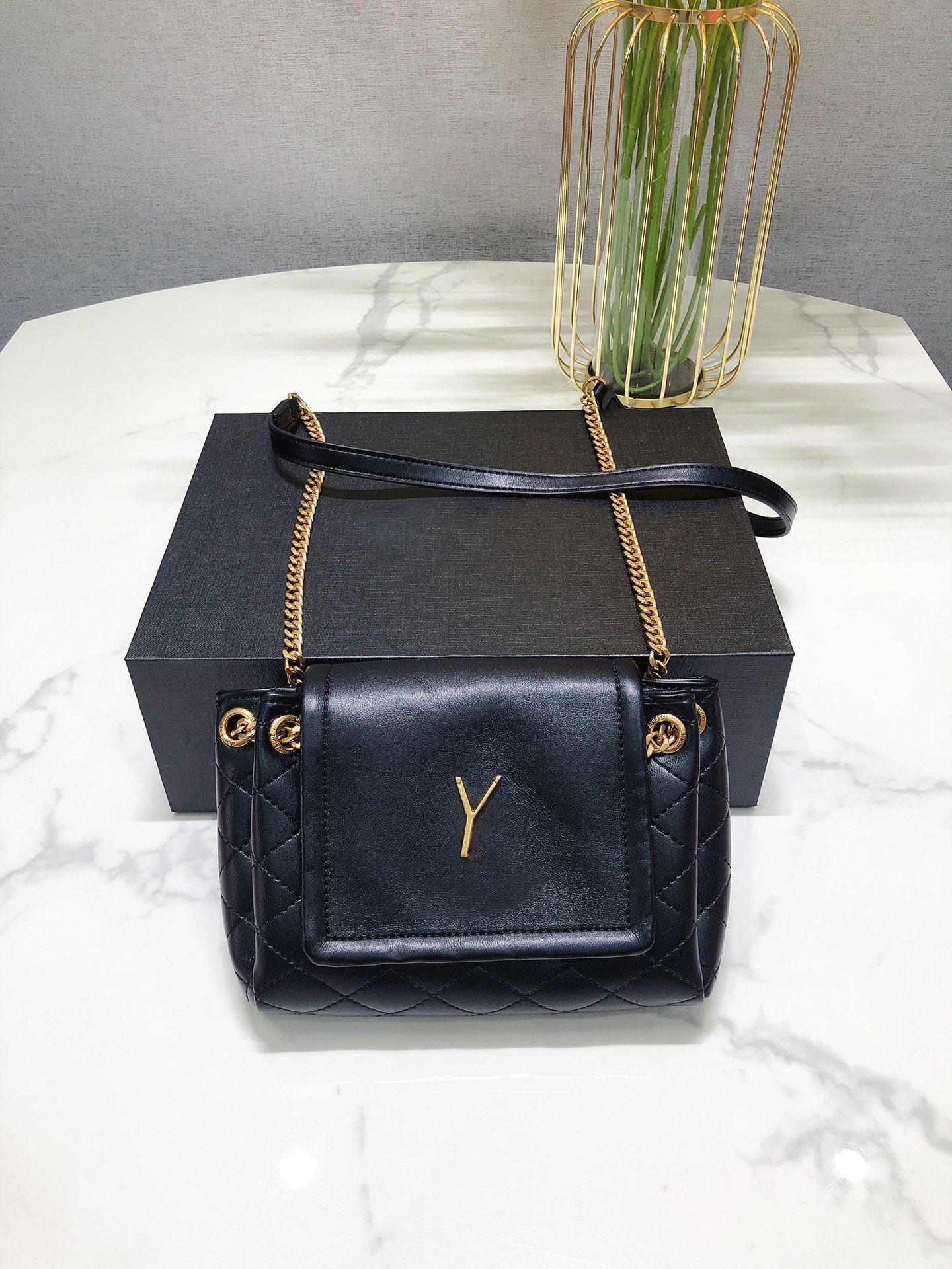 Mini Fashion chain bag Luxury designer Lady handbag Women shoulder bag handbag Messenger dinner bag Shopping wallet, Gold
Mini Fashion chain bag Luxury designer Lady handbag Women shoulder bag handbag Messenger dinner bag Shopping wallet, Gold
