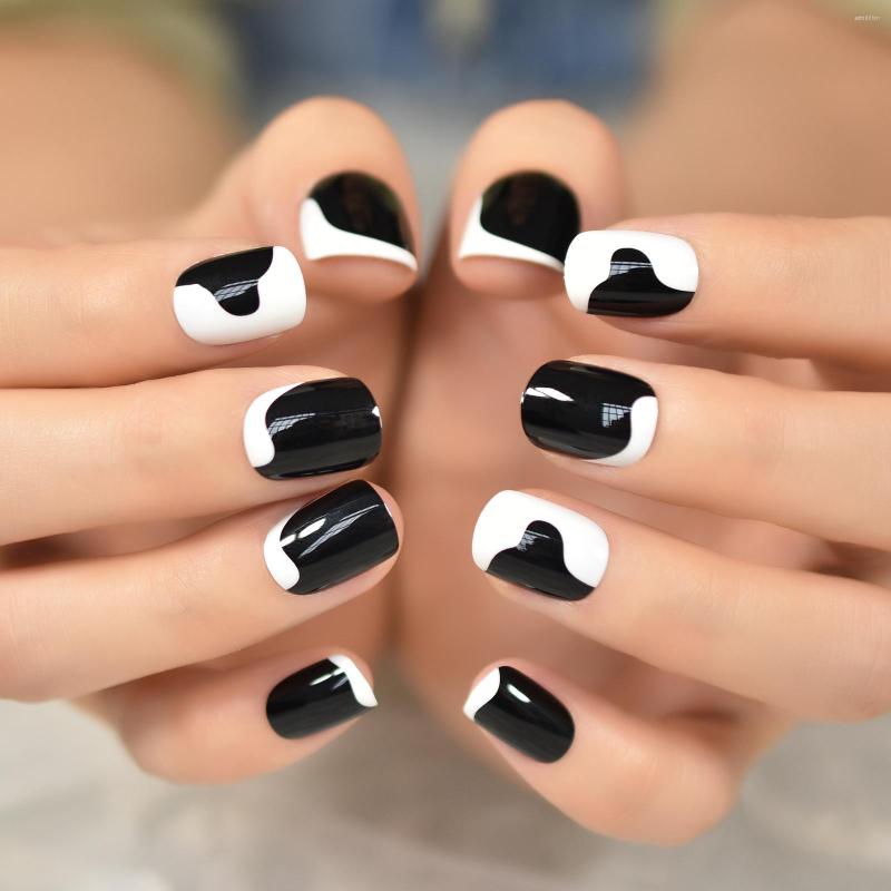 False Nails Glossy Black White Color Mixd Squoval Fingernails Resusable Short Fake Tips Flase For Daily Wear And Partyout Door, L6424
False Nails Glossy Black White Color Mixd Squoval Fingernails Resusable Short Fake Tips Flase For Daily Wear And Partyout Door, L6424
