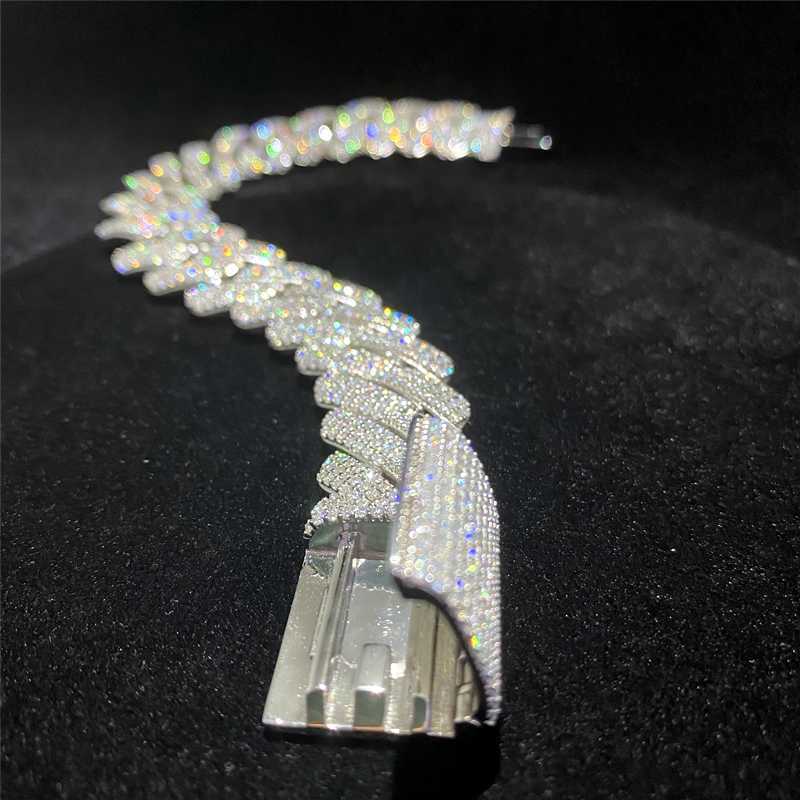 Gold Plated Miami Iced Out Moissanite Diamond Cuban Chain 18mm Width 3 Rows Cuban Link Chain Bracelet Hip Hop Men Jewelry
Gold Plated Miami Iced Out Moissanite Diamond Cuban Chain 18mm Width 3 Rows Cuban Link Chain Bracelet Hip Hop Men Jewelry