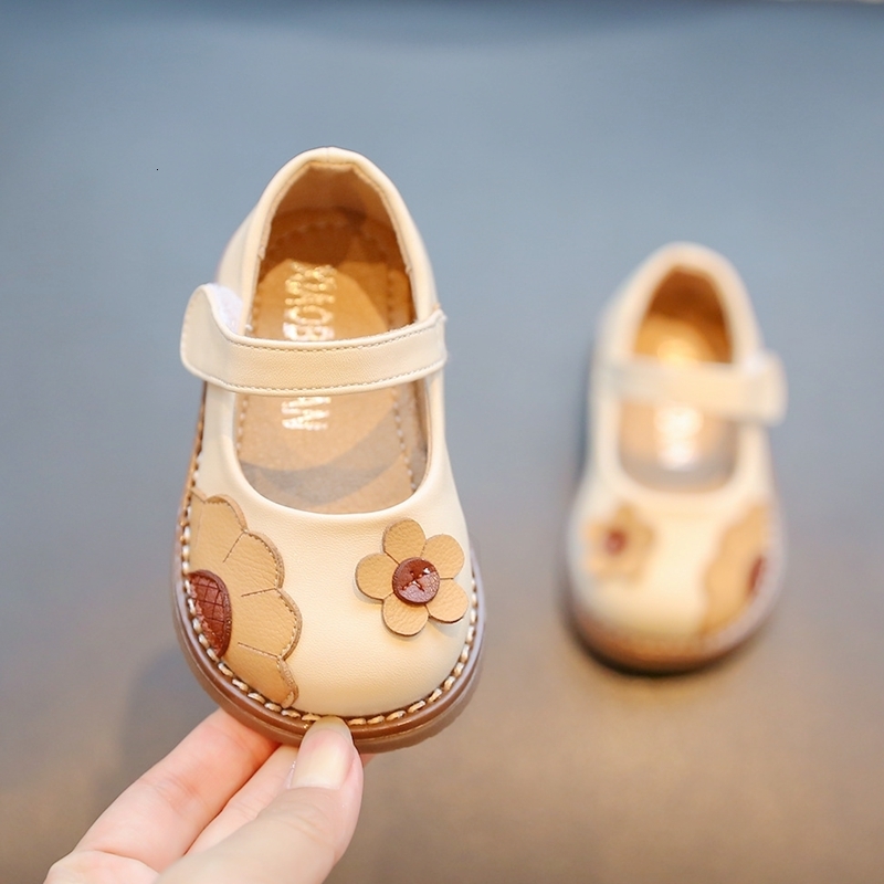 First Walkers 11.5-15.5cm Girls Flowers Shoes Beige Pink Shollow Pu Leather Shoes For Toddler Girls Infant Soft Princess Dress Flats Shoes 230314