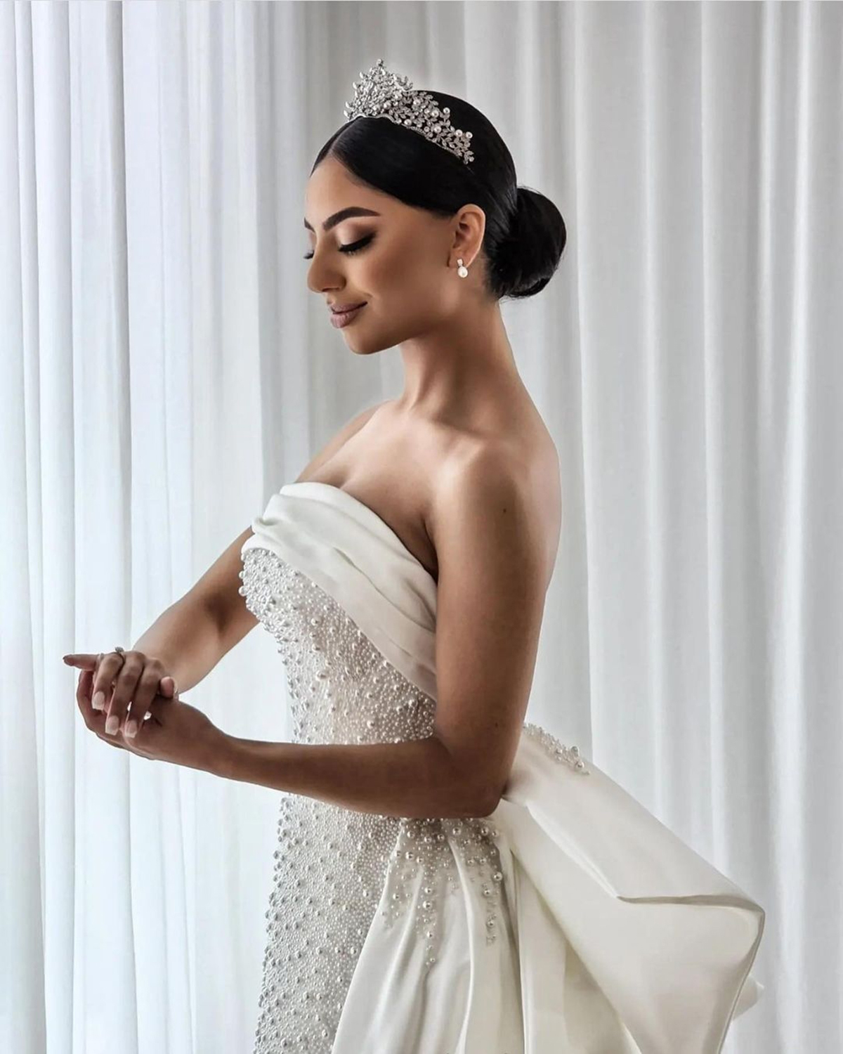 Full Beading Mermaid Wedding Dresses Satin Pearls Strapless Sexy Backless Bride Dress With Big Bow Detachable Train Bridal Gowns 0505