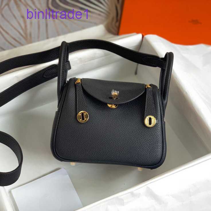 Designer Original shrunken h family 2023 leather new head layer cow Lindys bag doctor medicine box portable shoulder women's of sale ESBP, Black11
Designer Original shrunken h family 2023 leather new head layer cow Lindys bag doctor medicine box portable shoulder women's of sale ESBP, Black11