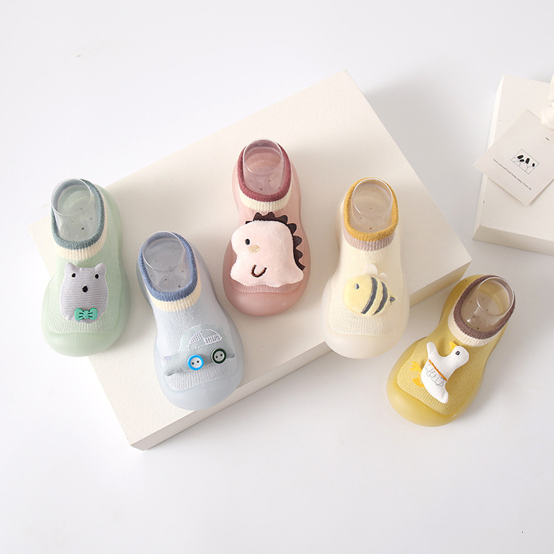 First Walkers Baby Shoes Winter Knit Cute Cartoon Non-slip Floor Socks Girls Boys Kids Soft Rubber Sole First Walker Shoes Socks Infant Shoes 230314