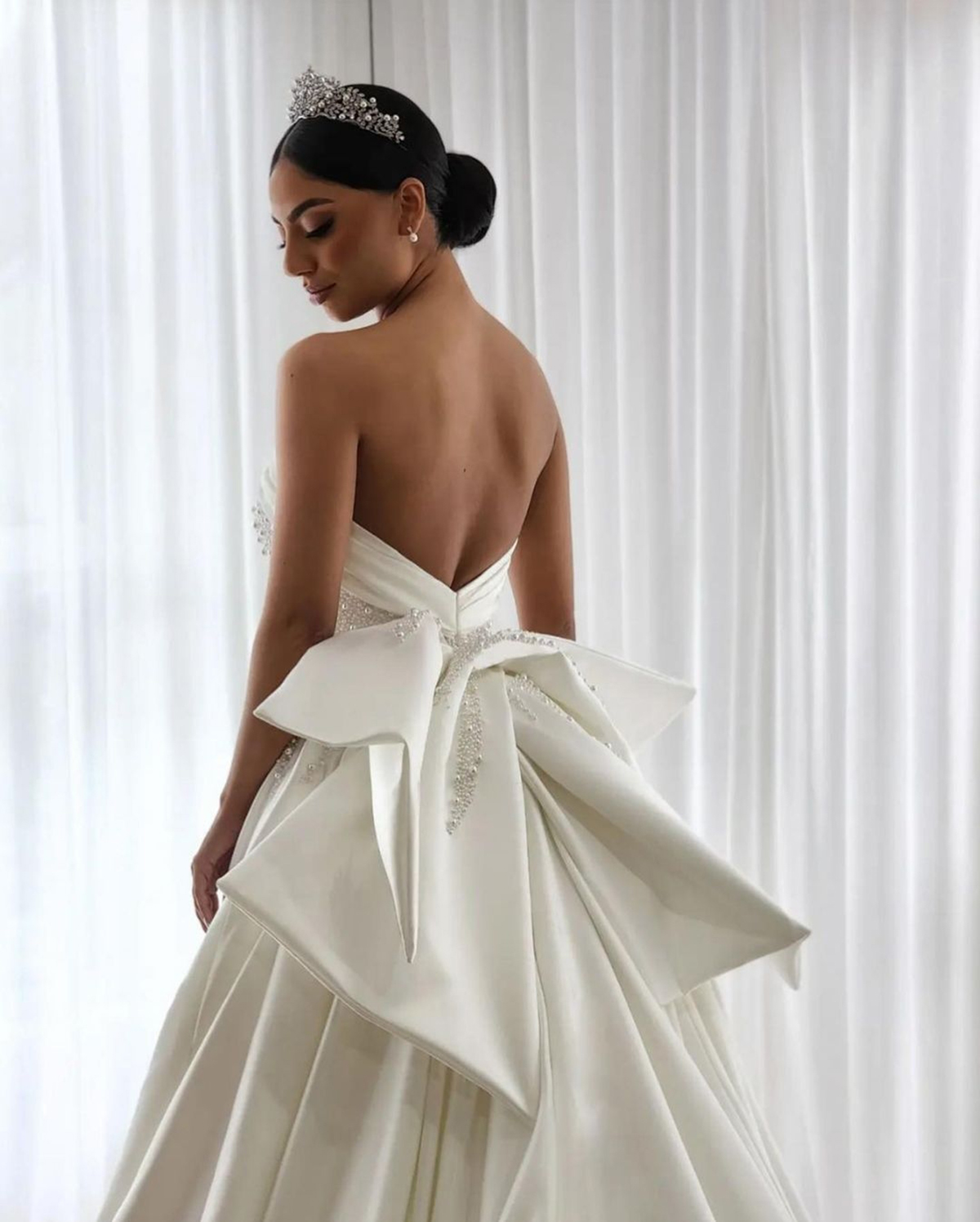 Full Beading Mermaid Wedding Dresses Satin Pearls Strapless Sexy Backless Bride Dress With Big Bow Detachable Train Bridal Gowns 0505