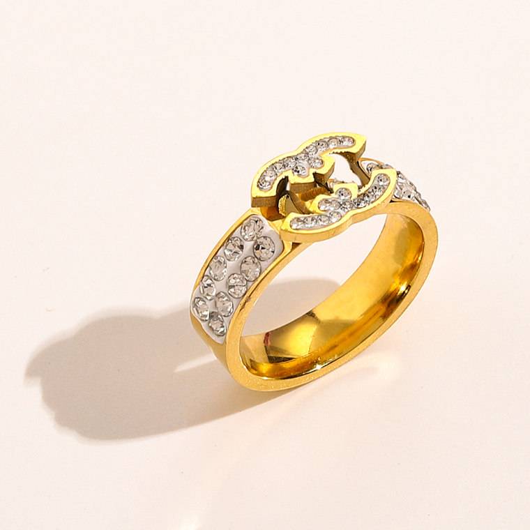 Designer Ring 18k Gold Wedding Rings Women Circle Love Diamond Ring Gifts Luxury Fashion Jewelry Couple Family Accessories Party Birthday Multi Size With Box
Designer Ring 18k Gold Wedding Rings Women Circle Love Diamond Ring Gifts Luxury Fashion Jewelry Couple Family Accessories Party Birthday Multi Size With Box