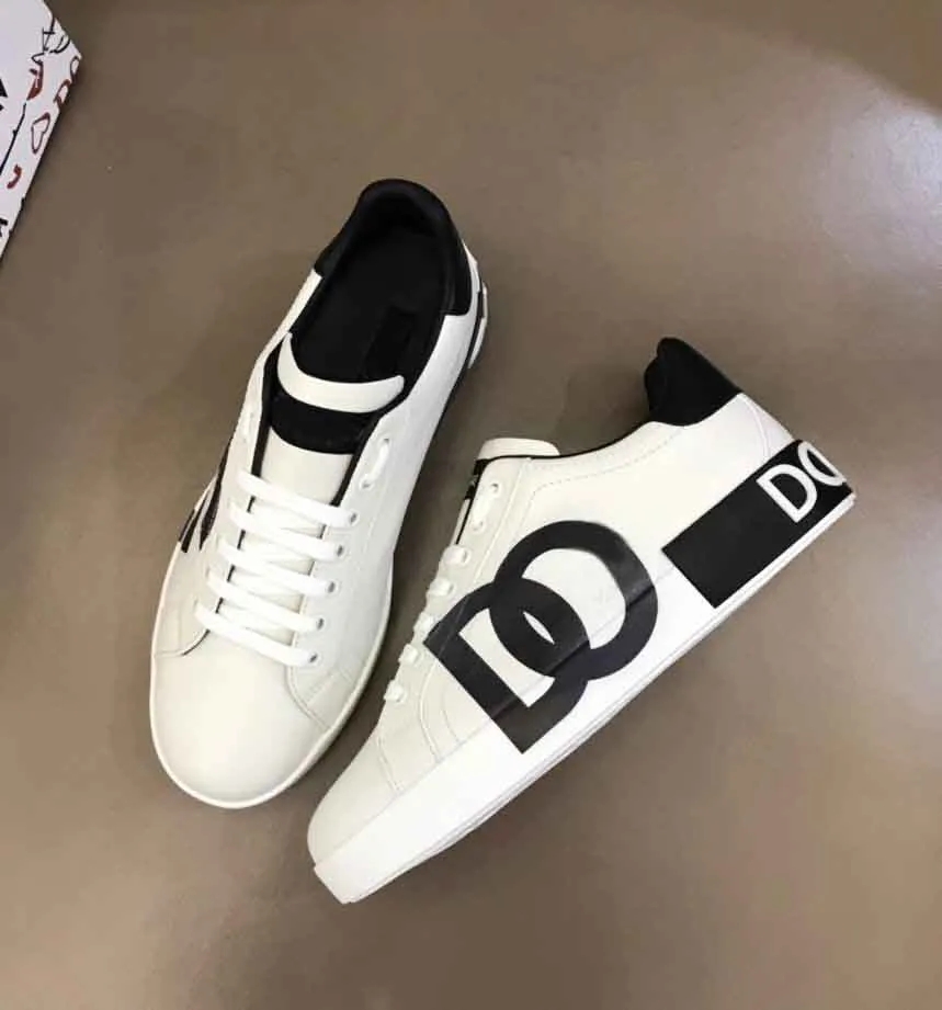 Designer 23S/S Leather Famous Brands Basketball shoes Mens sneakers Grey White Black Panda Syracuse Reverse D G Photon Dust Sail Women sports Platform Trainers shoe, Box
Designer 23S/S Leather Famous Brands Basketball shoes Mens sneakers Grey White Black Panda Syracuse Reverse D G Photon Dust Sail Women sports Platform Trainers shoe, Box