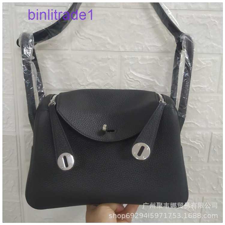 Designer Original Lindys line High-grade bag Leisure wax doctor's Mini hand Semi-manual of sale 3YOG, Black (gold and silver buckle) 
Designer Original Lindys line High-grade bag Leisure wax doctor's Mini hand Semi-manual of sale 3YOG, Black (gold and silver buckle)