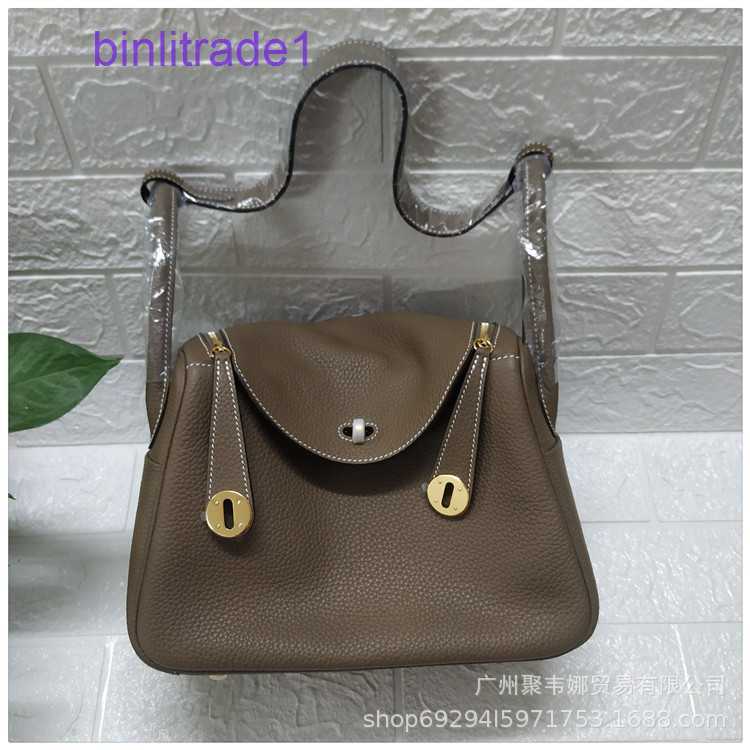 Designer Original Leisure High-grade wax bag line Lindys doctor's Mini hand Semi-manual of sale 32AF, Black (gold and silver buckle)
Designer Original Leisure High-grade wax bag line Lindys doctor's Mini hand Semi-manual of sale 32AF, Black (gold and silver buckle)