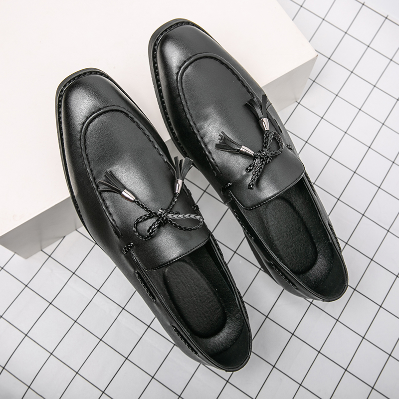 Men Dress Shoes Banquet Slip On Fashion Fringe Male Loafers Pointed Toe Flats Luxury Original Mens Shoes Office Driving Shoes
Men Dress Shoes Banquet Slip On Fashion Fringe Male Loafers Pointed Toe Flats Luxury Original Mens Shoes Office Driving Shoes