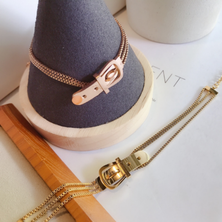 Rose Gold Bracelets Designer Link Chain Bracelet Luxury Stamp Jewelry Womens Love Bangle Womens Men Exquisite Titanium Steel Charm Chirstmas Valentines day Gift
Rose Gold Bracelets Designer Link Chain Bracelet Luxury Stamp Jewelry Womens Love Bangle Womens Men Exquisite Titanium Steel Charm Chirstmas Valentines day Gift
