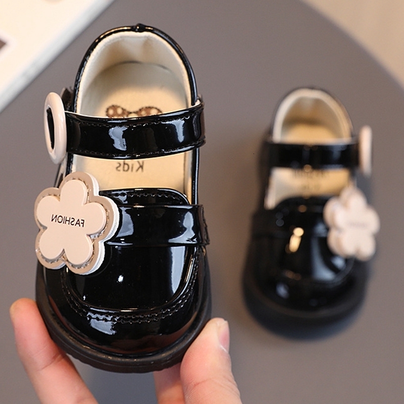 First Walkers 12-14cm Flower Dress Shoes For Baby Girls Solid Bright Soft Kids Spring Shoes Toddler Woman Party Wedding Dance Shoes 230314