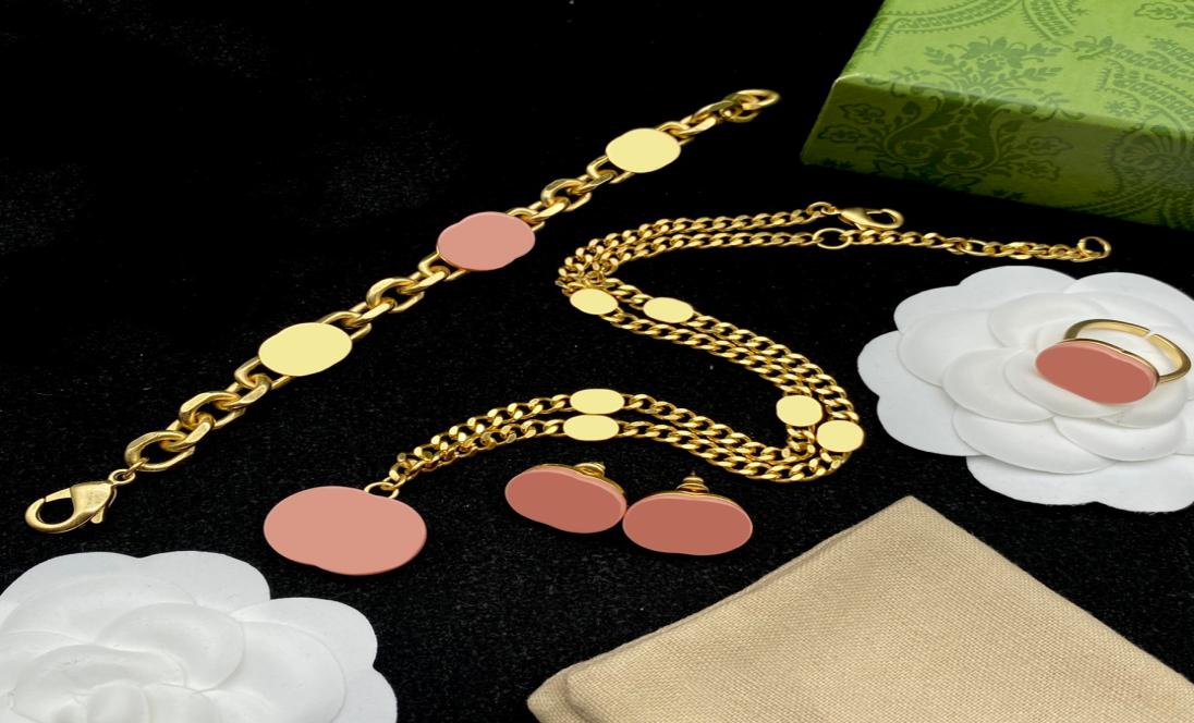 Women Designer Necklace Bracelets Earrings Rings Jewelry Set Pink Gold Fashion Mens Necklaces Bracelet Earring Ring Letter G Jewel3329682, Black
Women Designer Necklace Bracelets Earrings Rings Jewelry Set Pink Gold Fashion Mens Necklaces Bracelet Earring Ring Letter G Jewel3329682, Black