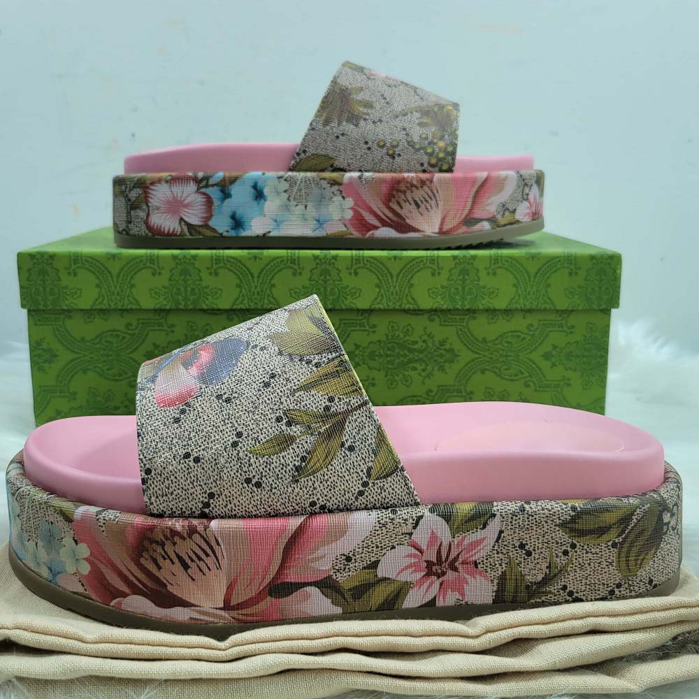 woman slipper fashion lady Sandals Beach Thick bottom Sell Well slippers platform Alphabet Rubber High heel slides wedge, #10
woman slipper fashion lady Sandals Beach Thick bottom Sell Well slippers platform Alphabet Rubber High heel slides wedge, #10