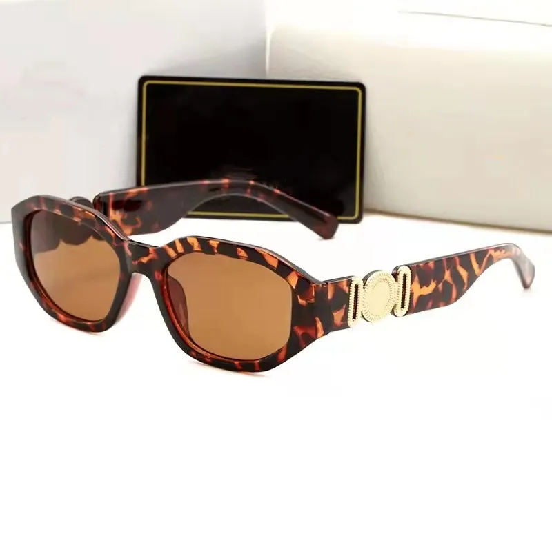 2023 Luxury Sunglasses For Men Women Unisex Designer Goggle Beach Sun Glasses Retro Small Frame Luxury Design UV400 Top Quality With Box
2023 Luxury Sunglasses For Men Women Unisex Designer Goggle Beach Sun Glasses Retro Small Frame Luxury Design UV400 Top Quality With Box