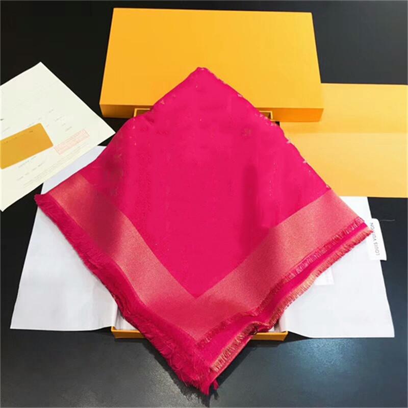 High-grade scarf classic gold thread jacquard women's scarf woollen soft shawl classic triangular shawl 140x140cm2188
High-grade scarf classic gold thread jacquard women's scarf woollen soft shawl classic triangular shawl 140x140cm2188