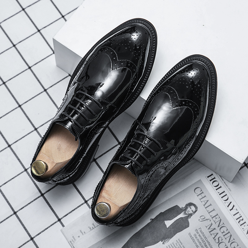 Men Patent Leather Wingtip Oxford ShoesWhite Loafers Men's Dress Shoes Business Luxury Fashion Formal Shoes Dress Wedding Shoes
Men Patent Leather Wingtip Oxford ShoesWhite Loafers Men's Dress Shoes Business Luxury Fashion Formal Shoes Dress Wedding Shoes