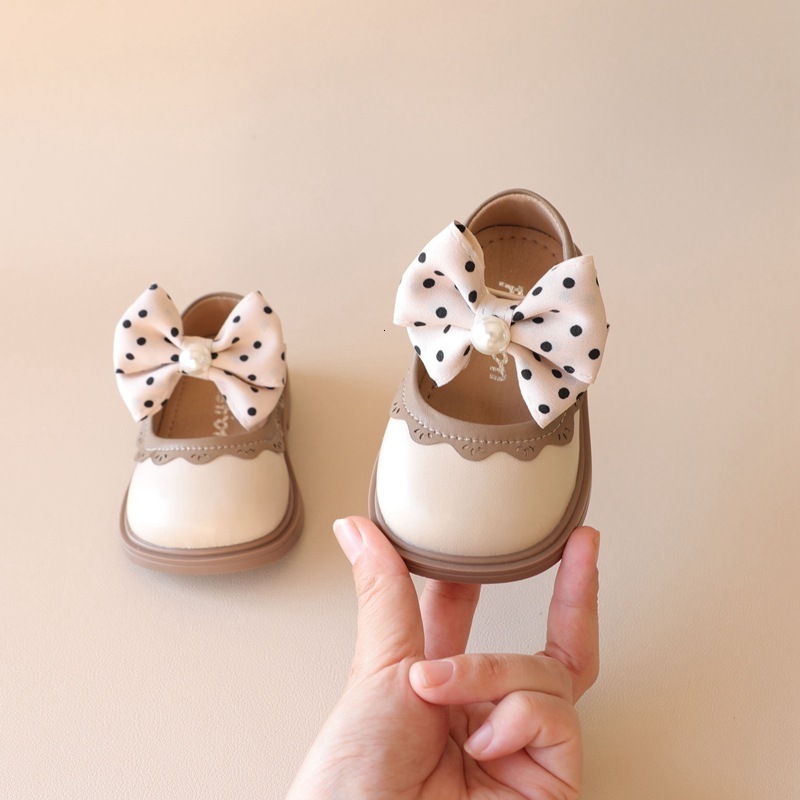 First Walkers Spring Autumn Baby Girls Leather Shoes Toddler First Walkers Cute Princess Shoes Kids Single Flats Shoe 230314