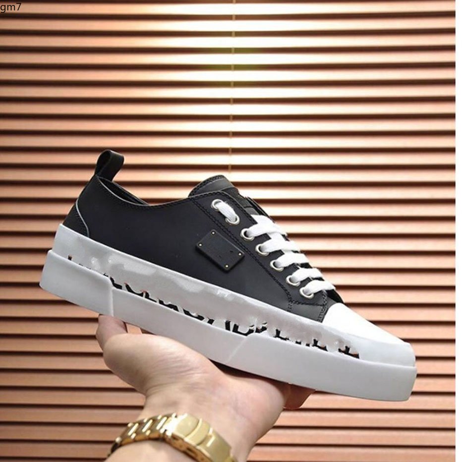 New Runaway Casual shoes top Sneaker designer Plaid pattern Platform Classic Suede Leather Sports Skateboarding Shoes Mens Women Sneakers 34-45 mkjmkj gm70000001
New Runaway Casual shoes top Sneaker designer Plaid pattern Platform Classic Suede Leather Sports Skateboarding Shoes Mens Women Sneakers 34-45 mkjmkj gm70000001