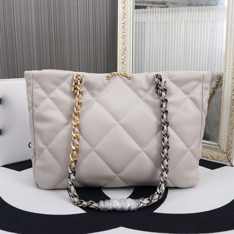 Designer chanels bag Chain women shopping shoulder bags Luxury handbags sheepskin 7A Crossbody totes Large capacity travel Classic clutch bag, Grey
Designer chanels bag Chain women shopping shoulder bags Luxury handbags sheepskin 7A Crossbody totes Large capacity travel Classic clutch bag, Grey