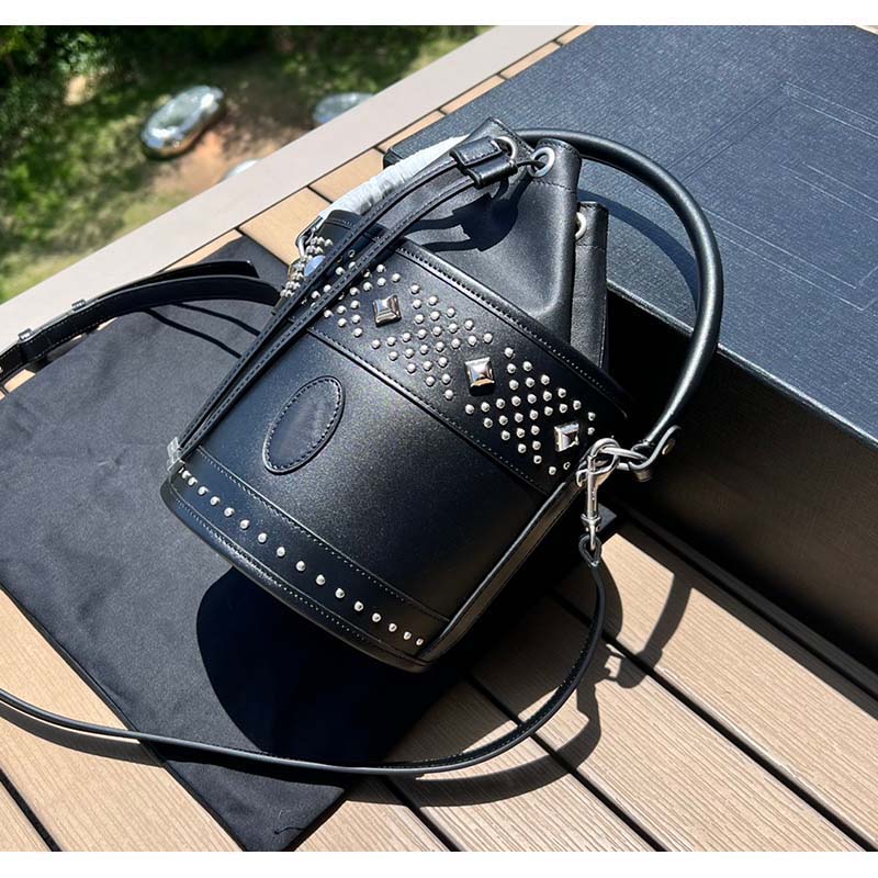 Women bucket bag Chain Crossbody Bags Designers Shoulder Bags Classic solid drawstring Handbags Wallet Handbag Women Handbags Bags Crossbody, Black1
Women bucket bag Chain Crossbody Bags Designers Shoulder Bags Classic solid drawstring Handbags Wallet Handbag Women Handbags Bags Crossbody, Black1