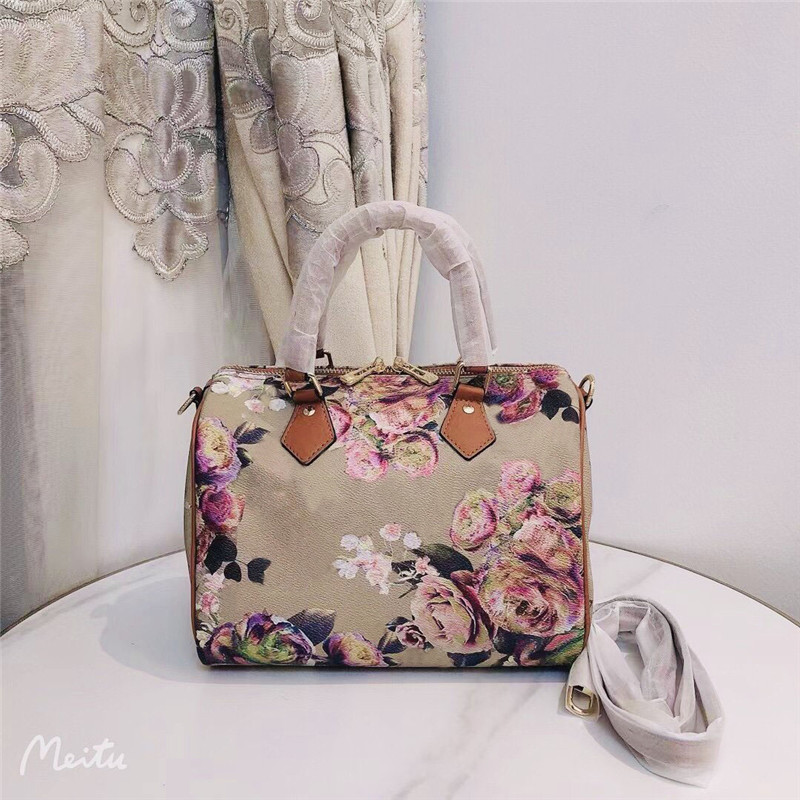 Designer Luxury Speedy 25 M21317 Bandouliere in Golden Flowery Floral Garden Collection Tote Size 25cm
Designer Luxury Speedy 25 M21317 Bandouliere in Golden Flowery Floral Garden Collection Tote Size 25cm