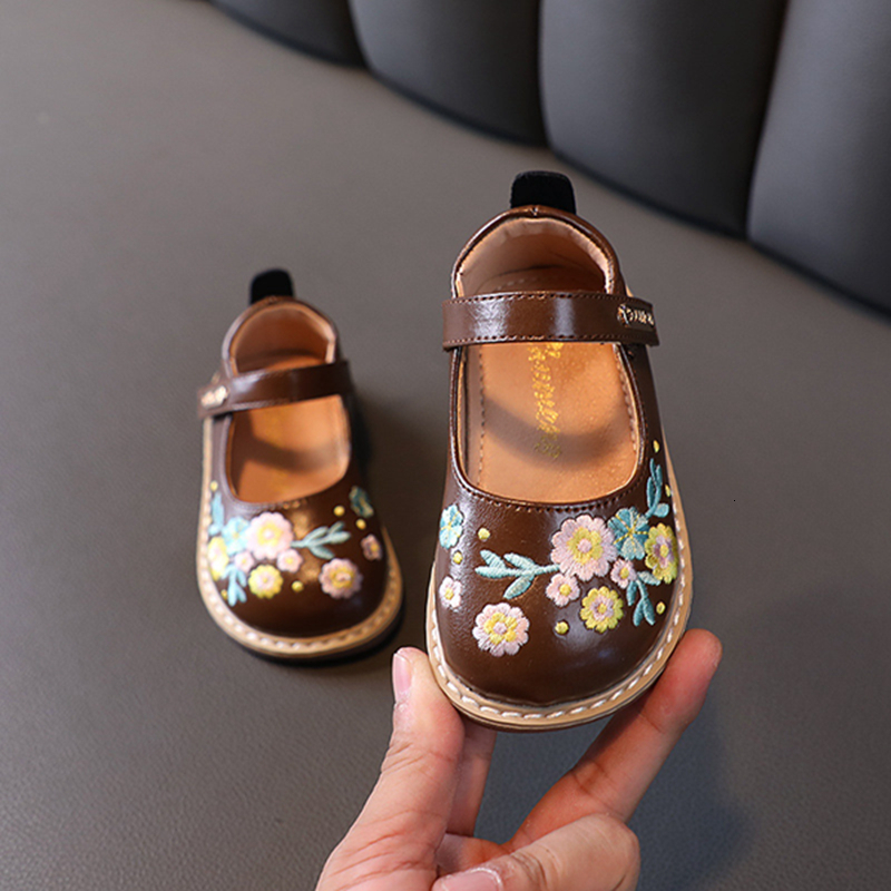 First Walkers 12-15.5cm Embroidered Flowers Fashion Kids Leather Shoes Spring Kids Shoes For Girls Soft Princess Shoes For Toddler Party 230314
