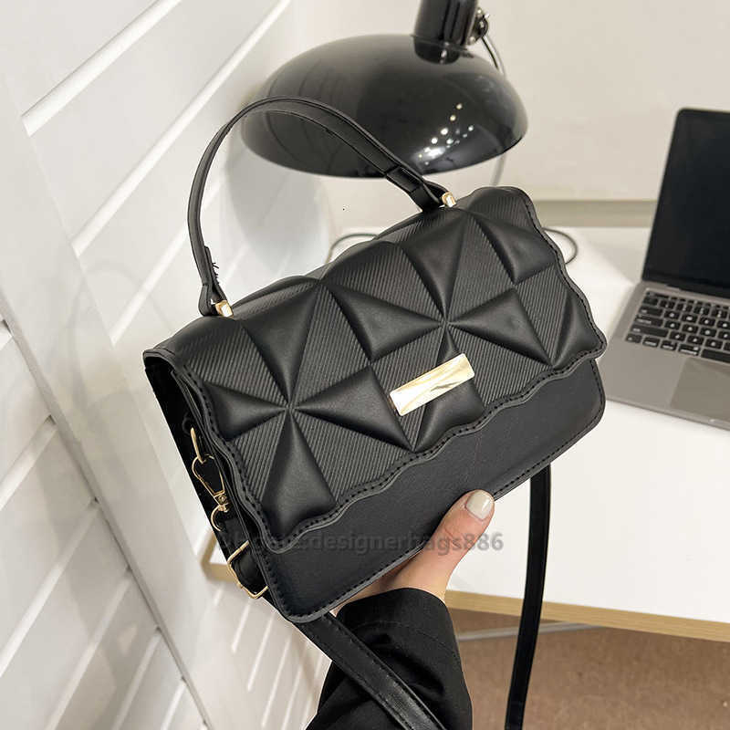 shoulder bag luxury designer handbags women crossbody 5A Surface retro minimalist Linggue lady small square bag luxurious, Black
shoulder bag luxury designer handbags women crossbody 5A Surface retro minimalist Linggue lady small square bag luxurious, Black