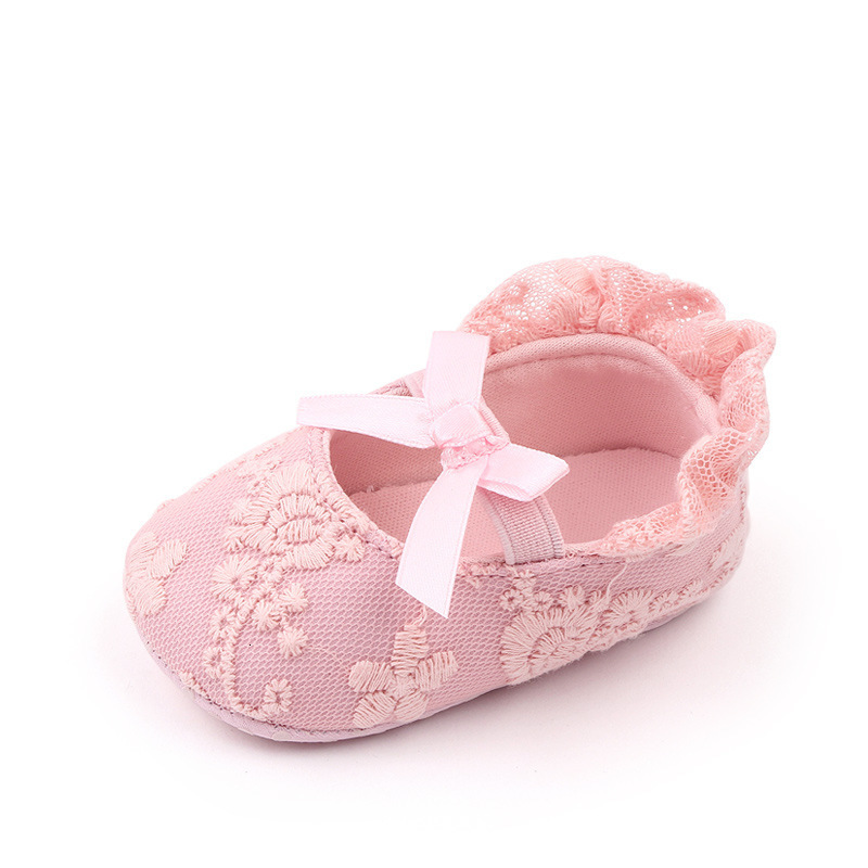 First Walkers Baby Girls Dress Bow Princess Shoes Soft Soled Baby Shoes 0-1 Year Old Embroidered Lace Walking Shoes Elastic Band First Walkers 230314