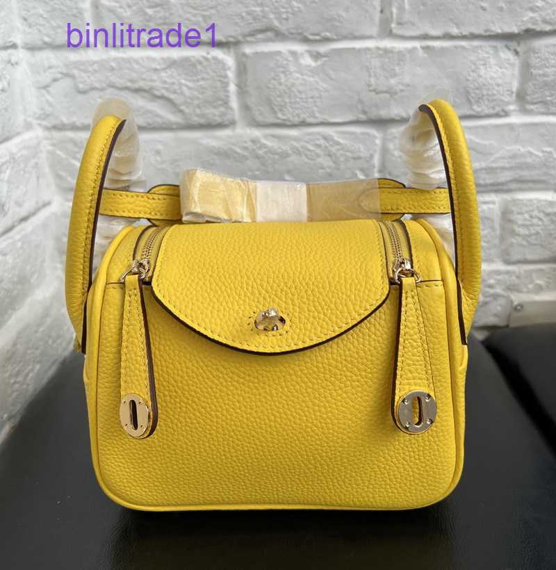 Designer Original family leather 2023 shrunken new h head layer cow Lindys bag doctor medicine box portable shoulder women's of sale FSAG, Yellow8
Designer Original family leather 2023 shrunken new h head layer cow Lindys bag doctor medicine box portable shoulder women's of sale FSAG, Yellow8
