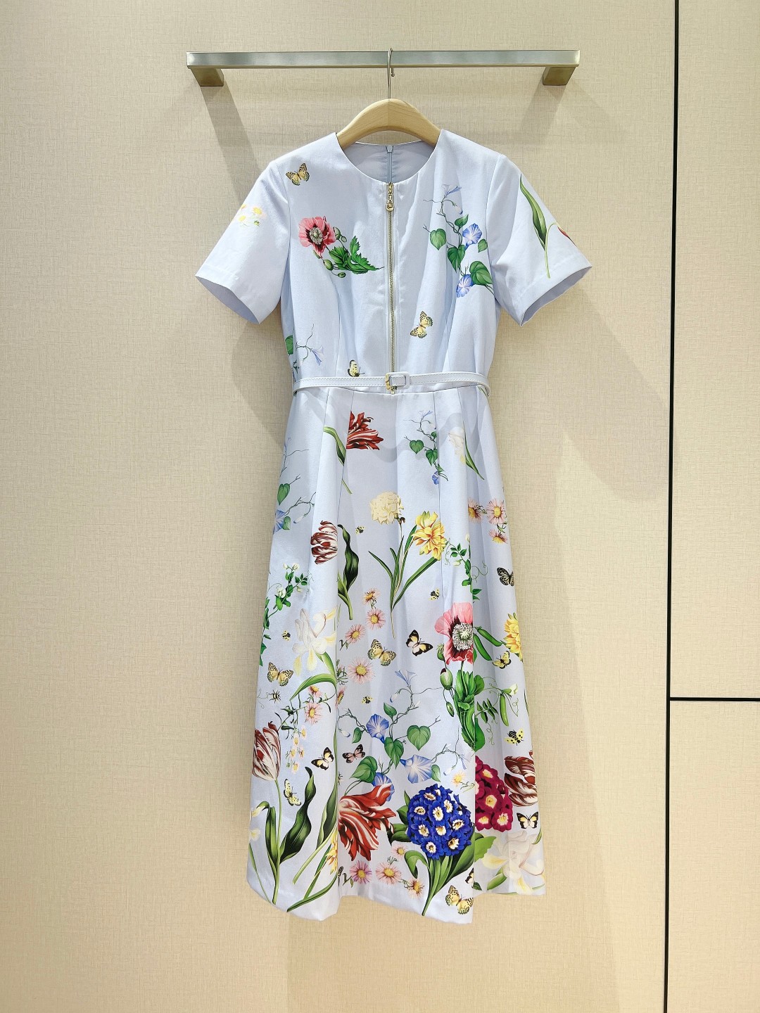 23 New printed dress with cotton fabric small round neck zipper closure, White 
23 New printed dress with cotton fabric small round neck zipper closure, White