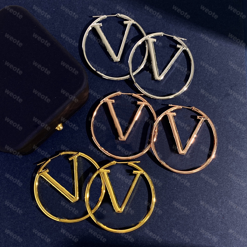 Designer Earrings Luxury Designer Jewelry Womens Hoop Earring Rose Gold Silver Stud Earings 5cm V Hoops Luxury Letter Dangles Gifts Ring
Designer Earrings Luxury Designer Jewelry Womens Hoop Earring Rose Gold Silver Stud Earings 5cm V Hoops Luxury Letter Dangles Gifts Ring