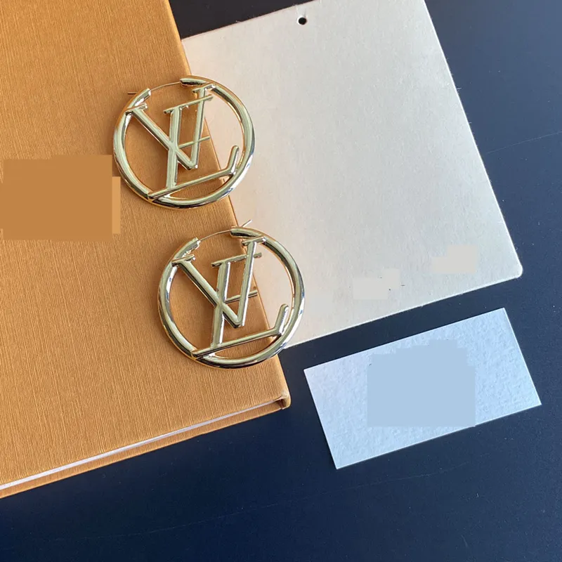 2022 Luxury big gold hoop earrings for lady women orrous girls ear studs set Designer Jewelry earring Valentine's Day Gift engagement for Bride
2022 Luxury big gold hoop earrings for lady women orrous girls ear studs set Designer Jewelry earring Valentine's Day Gift engagement for Bride