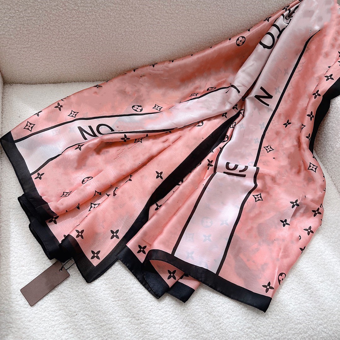 Brand Designer NEW Silk Scarf Female FOUlard Bandana LONG Shawls Wraps Winter Neck Scarves Pashmina Lady Luxury 15 colors and many styles
Brand Designer NEW Silk Scarf Female FOUlard Bandana LONG Shawls Wraps Winter Neck Scarves Pashmina Lady Luxury 15 colors and many styles