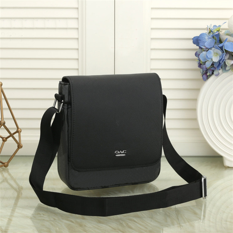 Classic Designer Messenger Bag For Men Crossbody Postman Bags Stripes Envelope Women Genuine Leather Shoulder Bag
Classic Designer Messenger Bag For Men Crossbody Postman Bags Stripes Envelope Women Genuine Leather Shoulder Bag