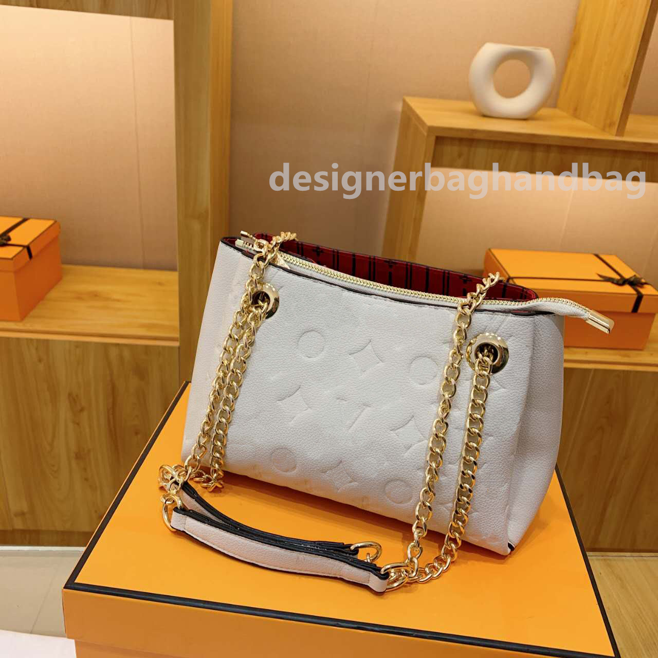 Luxurys COUSSIN handbag women Lambskin Caviar chain bag fashion designers womens leather embossing totes shoulderstrap removable shoulder bags purses, Deep pink embossing
Luxurys COUSSIN handbag women Lambskin Caviar chain bag fashion designers womens leather embossing totes shoulderstrap removable shoulder bags purses, Deep pink embossing