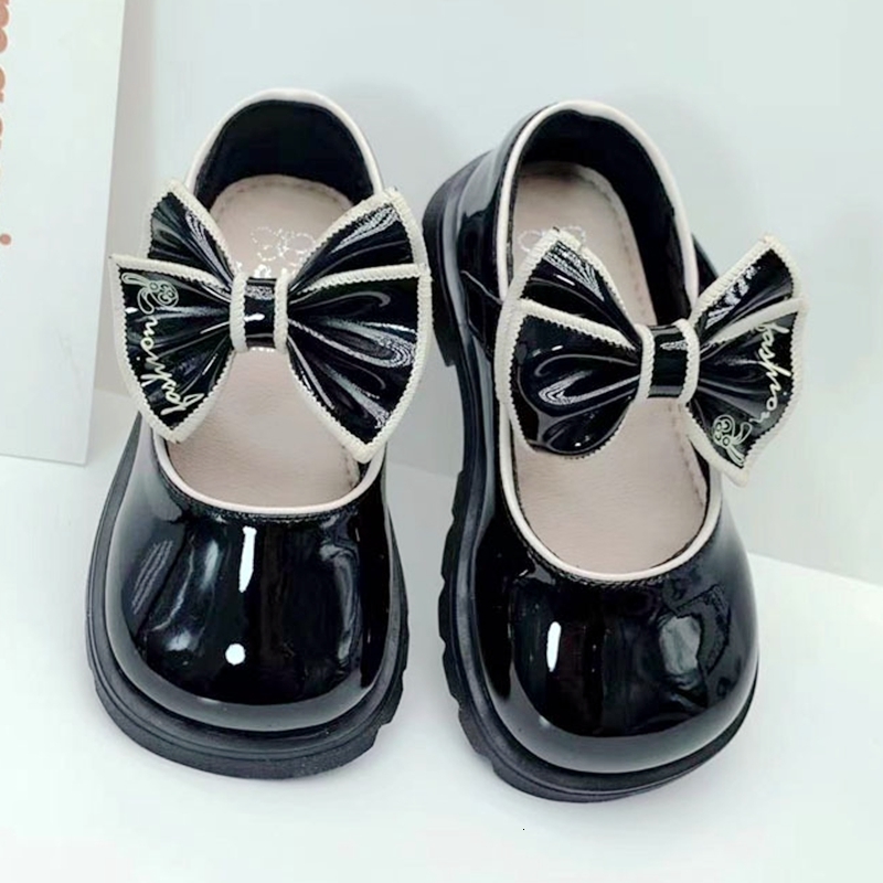 First Walkers 13.5-15.5cm Patent Leather Girls Spring Flats Shoes With Butterfly-knot Beige Black Soft Toddler Princess Dress Shoes 230314