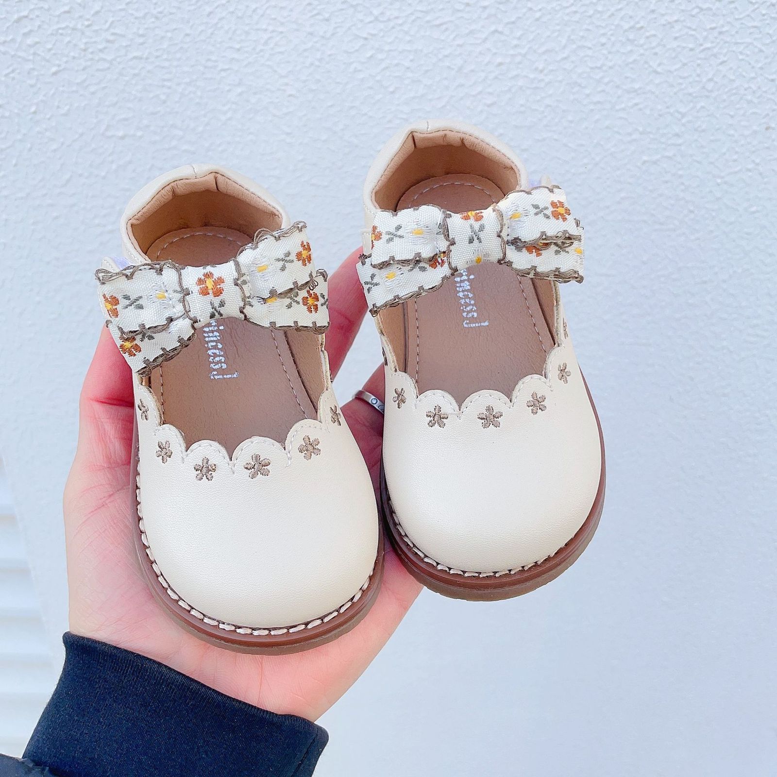 First Walkers Baby princess shoes spring products girl's garden style bow small leather shoes Han fan toddler shoes 230314