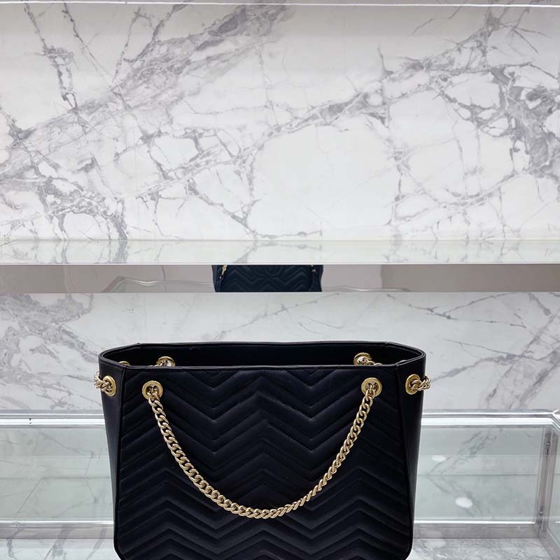 Fashion luxurys designer bag Shopping Bag One Shoulder Tote Bag Classic solid color Clutch shoulder bag Large capacity is preferred for women going out, Black1
Fashion luxurys designer bag Shopping Bag One Shoulder Tote Bag Classic solid color Clutch shoulder bag Large capacity is preferred for women going out, Black1