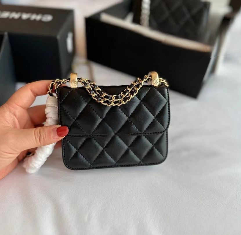 Small Crossbody Bag Leather Shoulder Bag Designer Woman Bag CC Mini Bag Fashion Quilted Sheepskin Small Square Bag Little Golden Ball Makeup Bag Cosmetic Bag 11cm, Empty box
Small Crossbody Bag Leather Shoulder Bag Designer Woman Bag CC Mini Bag Fashion Quilted Sheepskin Small Square Bag Little Golden Ball Makeup Bag Cosmetic Bag 11cm, Empty box
