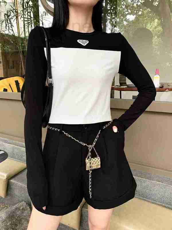 Women' Knits & Tees designer P family 2021 autumn and winter new round neck slim long sleeve T-shirt classic black-and-white contrast color high waist design feeling LI28, White sleeves
Women' Knits & Tees designer P family 2021 autumn and winter new round neck slim long sleeve T-shirt classic black-and-white contrast color high waist design feeling LI28, White sleeves