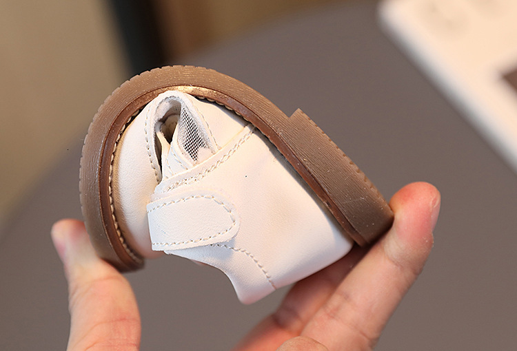 First Walkers Girls Spring and Autumn Shoes Baby Soft Sole Walking Shoes Mesh Bow PU Hook Loop Kids Fashion Flat Soft Non-slip Loafer 230314