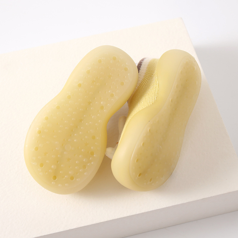 First Walkers Baby Shoes Winter Knit Cute Cartoon Non-slip Floor Socks Girls Boys Kids Soft Rubber Sole First Walker Shoes Socks Infant Shoes 230314