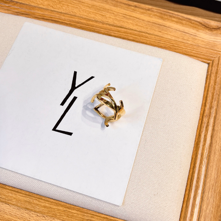 18k Gold-plated Screw Rings Design For Womens Wedding Ring Lovers Love Ring Designer Jewelry Hot Luxury Brand Couple Accessories Classic High Sense Gift
18k Gold-plated Screw Rings Design For Womens Wedding Ring Lovers Love Ring Designer Jewelry Hot Luxury Brand Couple Accessories Classic High Sense Gift