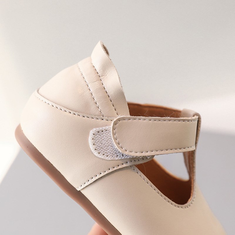 First Walkers Spring Baby Shoes Leather Cute Ruffles Little Girls Princess Shoes Soft Sole Outdoor Tennis Fashion Toddler Kids Shoes 230314