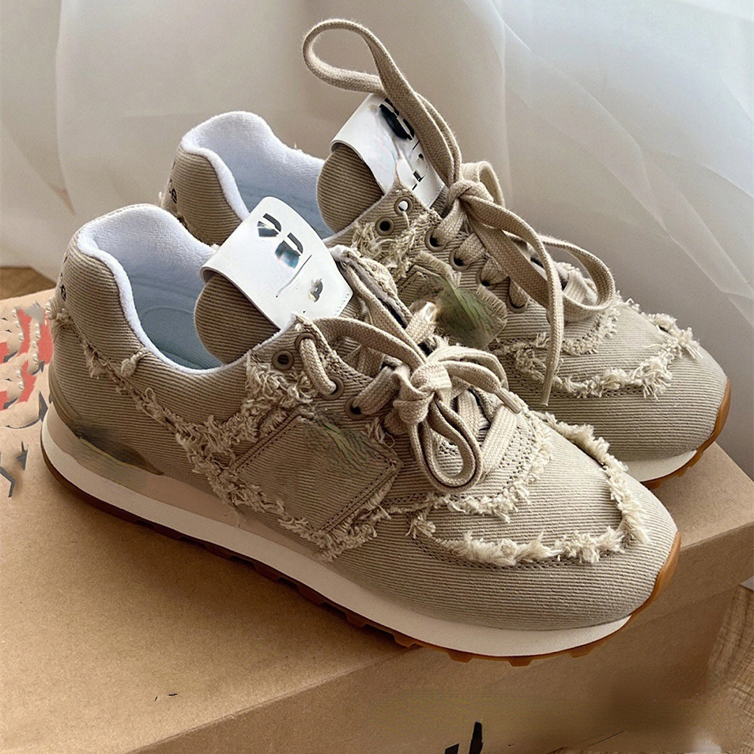 MI Luxury Sport Shoes Designer Letters Peint Chiffon Floral Ruffles Fashion Vintage Casual Shoes for Couple Men Women, Green
MI Luxury Sport Shoes Designer Letters Peint Chiffon Floral Ruffles Fashion Vintage Casual Shoes for Couple Men Women, Green