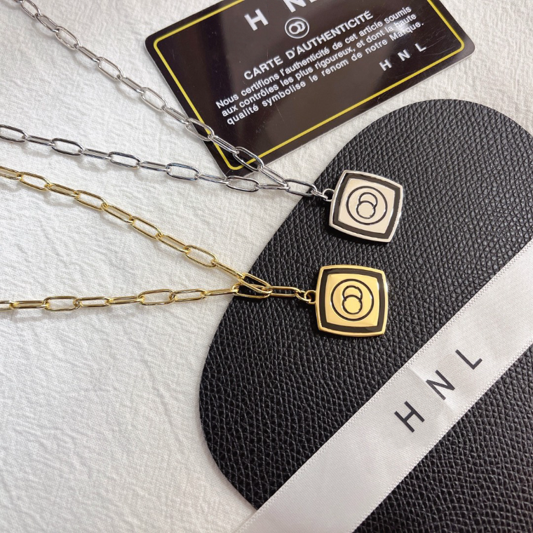 Popular Fashion Brand Necklace Delicate Luxury Design Necklace Designer Jewelry Accessories Charming Women Exclusive Selected Gifts Thanksgiving Day
Popular Fashion Brand Necklace Delicate Luxury Design Necklace Designer Jewelry Accessories Charming Women Exclusive Selected Gifts Thanksgiving Day