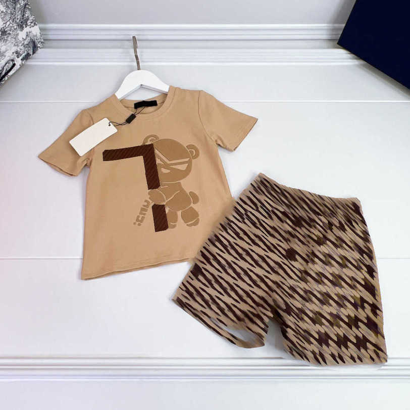 23ss brand designer kids t-shirt shorts set boys Flannelette printing Short sleeve Full print letter logo Shorts two-piece kid clothing a1
23ss brand designer kids t-shirt shorts set boys Flannelette printing Short sleeve Full print letter logo Shorts two-piece kid clothing a1