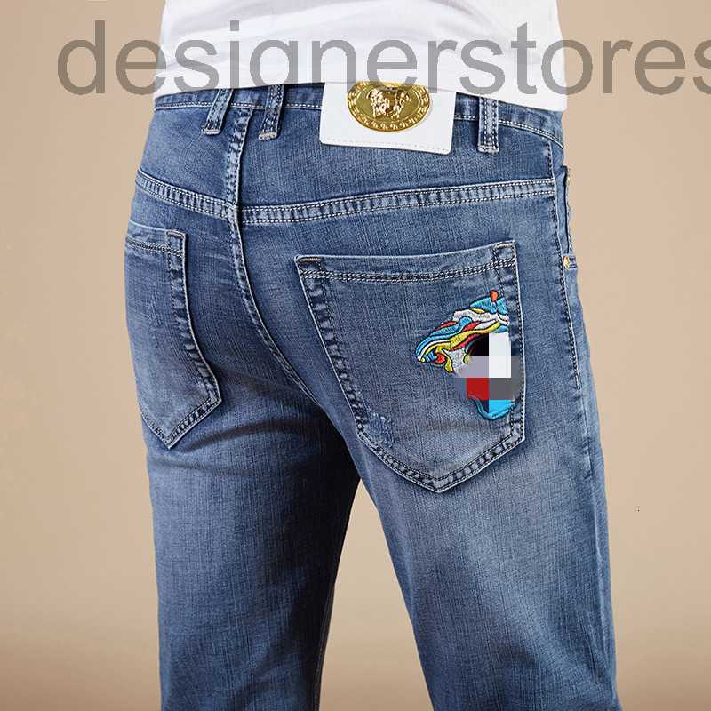 Men's Jeans Designer embroidered jeans spring and summer 2022 thin light blue fashion versatile straight pants NCKE, Cq 8219
Men's Jeans Designer embroidered jeans spring and summer 2022 thin light blue fashion versatile straight pants NCKE, Cq 8219