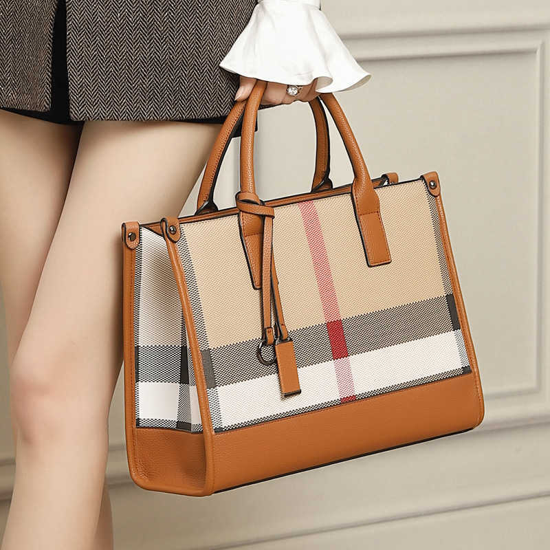 Fashion leisure large capacity leather women's bag trend 2023 new high-grade lattice bag with leather big bag tote bag, Brown7
Fashion leisure large capacity leather women's bag trend 2023 new high-grade lattice bag with leather big bag tote bag, Brown7