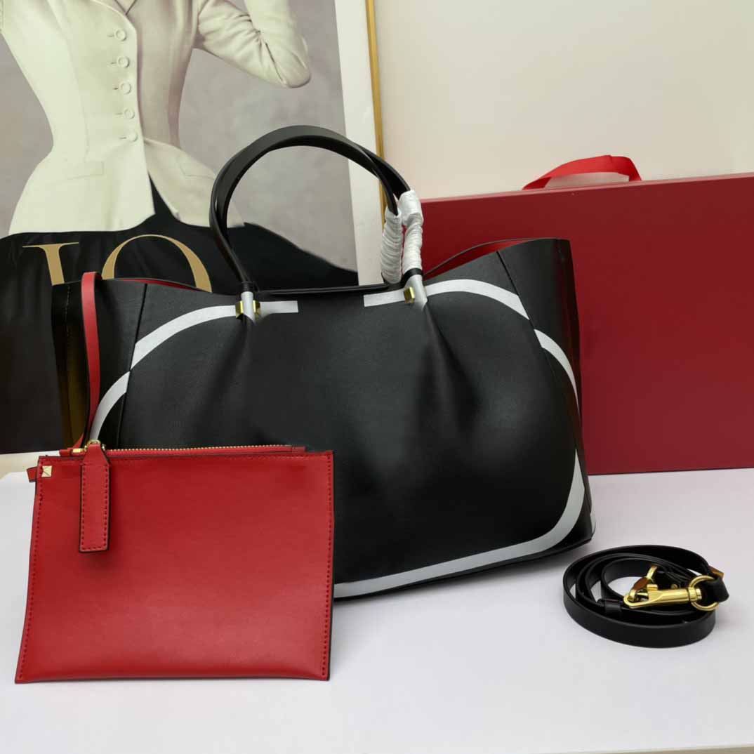 7A Designer Totes Genuine Leather Black Handbag Calfskin Shopping Bag Inside Coin Purse 2 Sizes
7A Designer Totes Genuine Leather Black Handbag Calfskin Shopping Bag Inside Coin Purse 2 Sizes